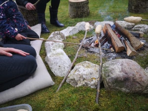 Stockbrot am Lagerfeuer